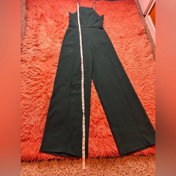 NWOT BLACK HALO Joaquin Wide Leg Jumpsuit In Green. Size 6